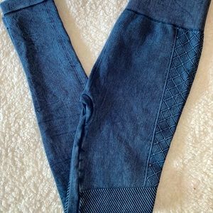 O/S Nikibiki denim textured leggings
